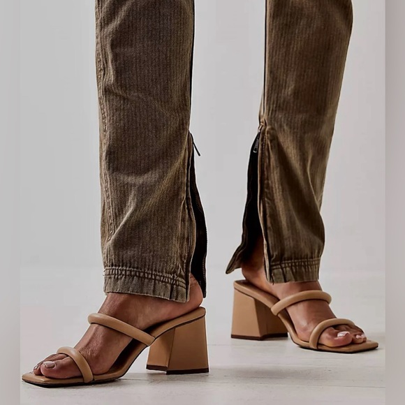 NEW! Free People Double Strap Parker Heel In Dune - Size 39 EU - Picture 2 of 16